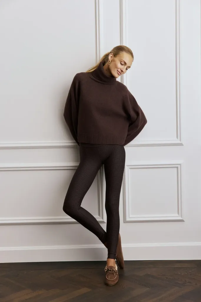 websize_Shot11_2107_Deblon_AW26_image_900x.webp